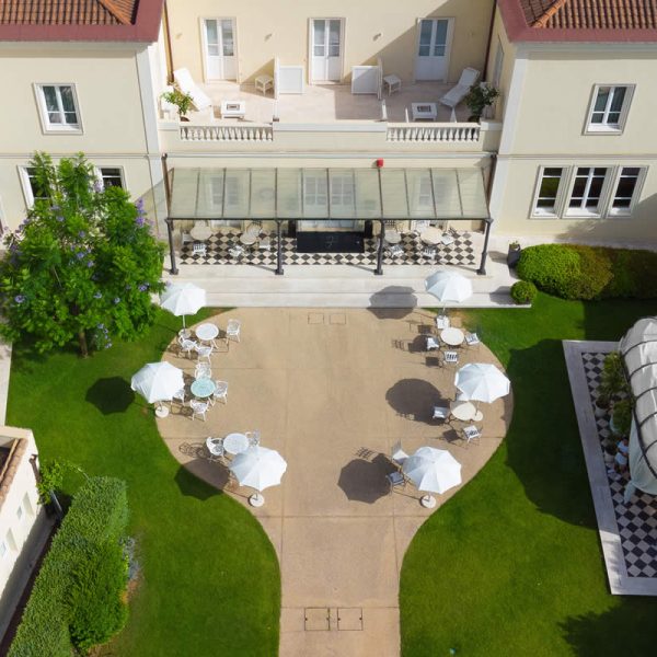 hotel villa fanny cagliari in sardegna con giardino