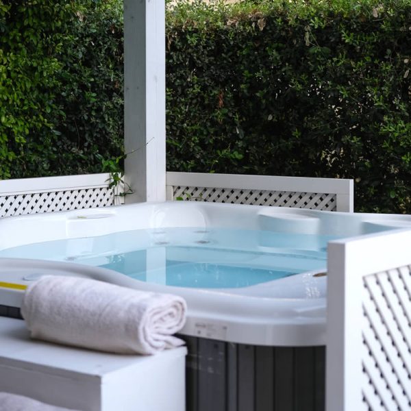 hotel villa fanny cagliari in sardegna giardino idromassaggio