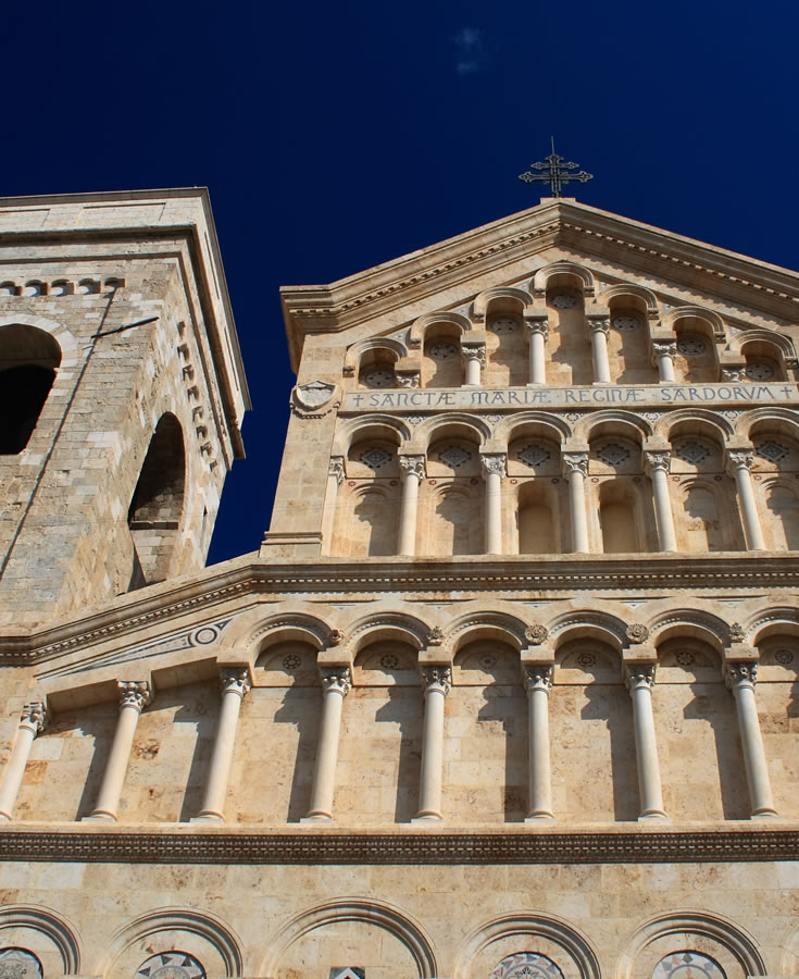 hotel villa fanny cagliari in sardegna i monumenti